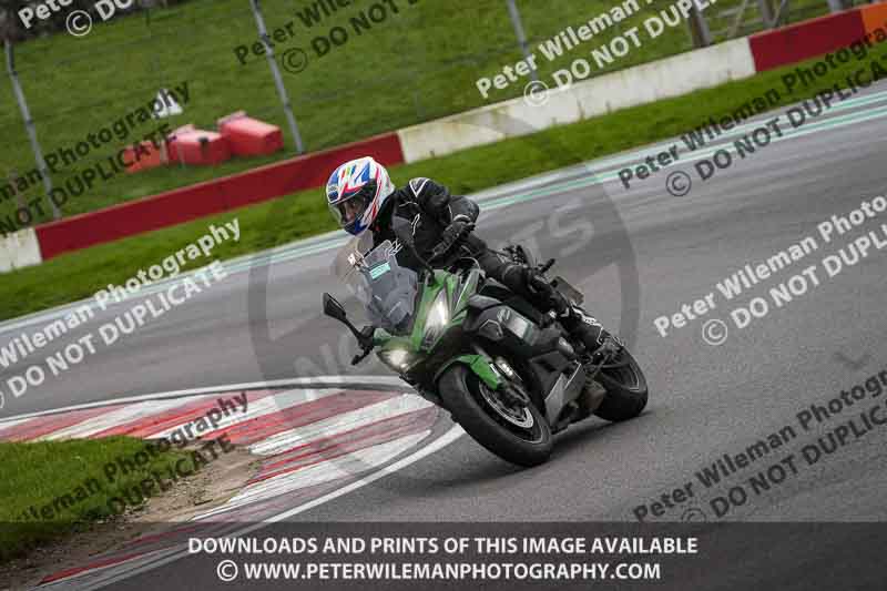 donington no limits trackday;donington park photographs;donington trackday photographs;no limits trackdays;peter wileman photography;trackday digital images;trackday photos